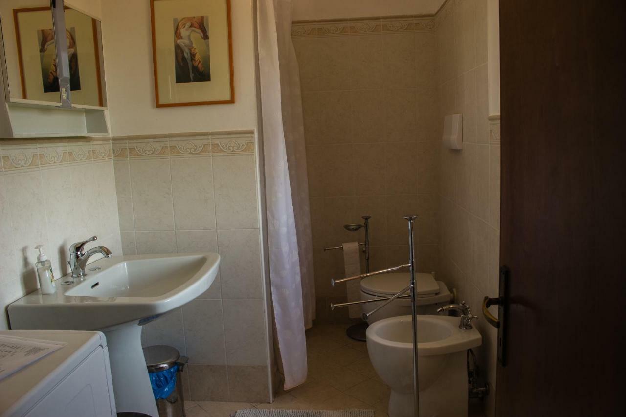Country House Carmelita Limigiano Buitenkant foto